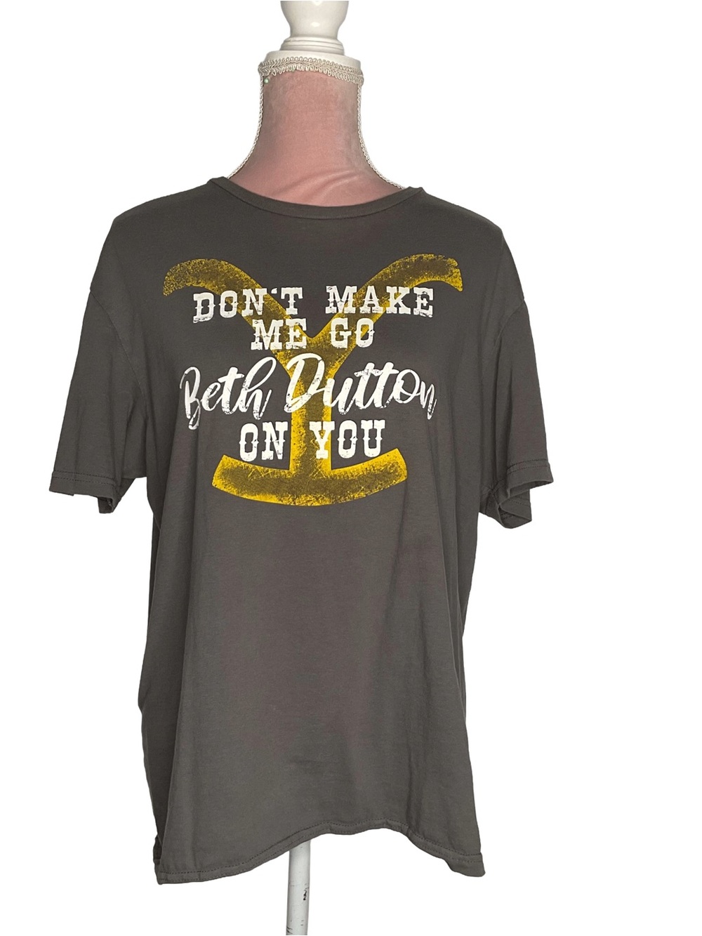 Graphic Short-Sleeve Tee in Charcoal with Yellow Print